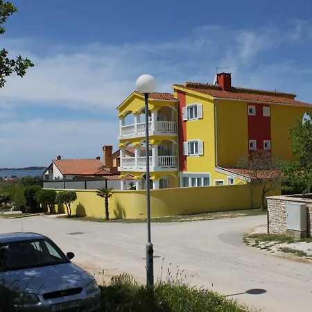 Guest house Double 2235d Peroj